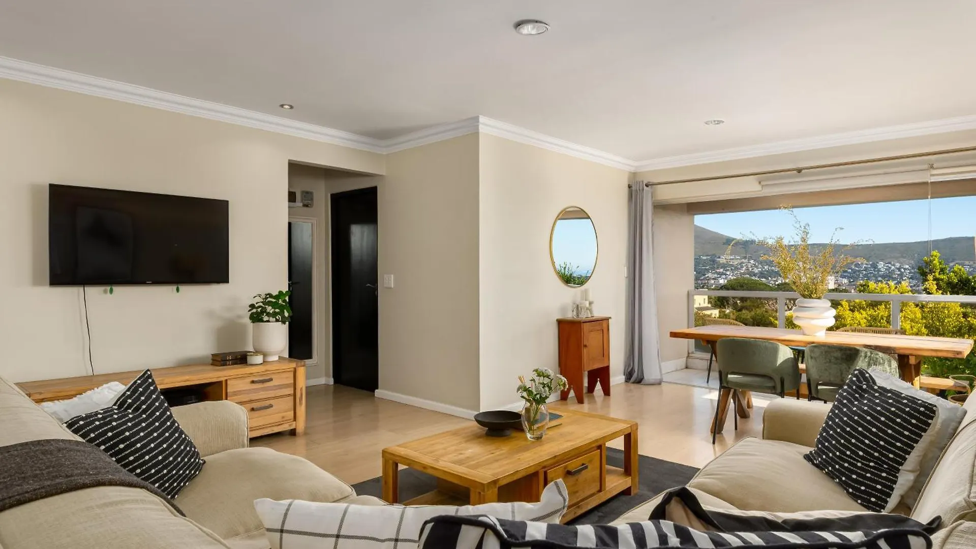 16 Belladonna Villa Cape Town 0*,